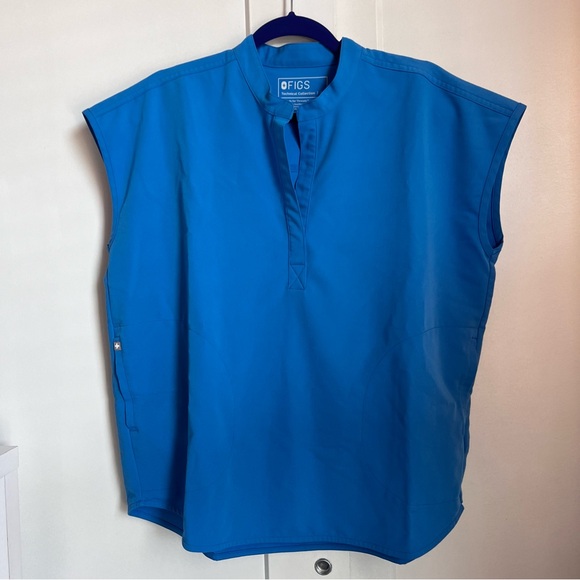 FIGS Rafaela scrub top in Capri Blue size M medium - Picture 1 of 1